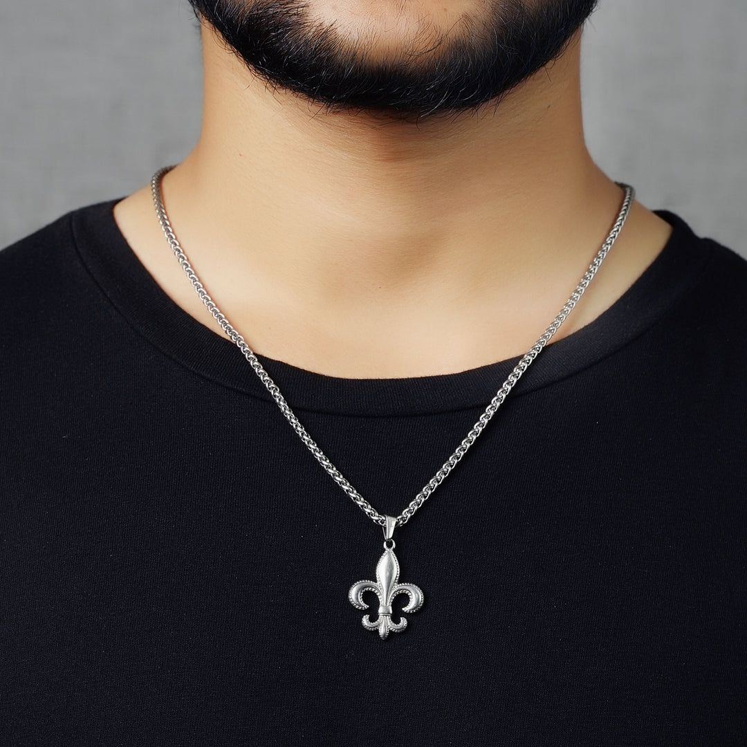 Fleur De Lis Pendant (Silver)