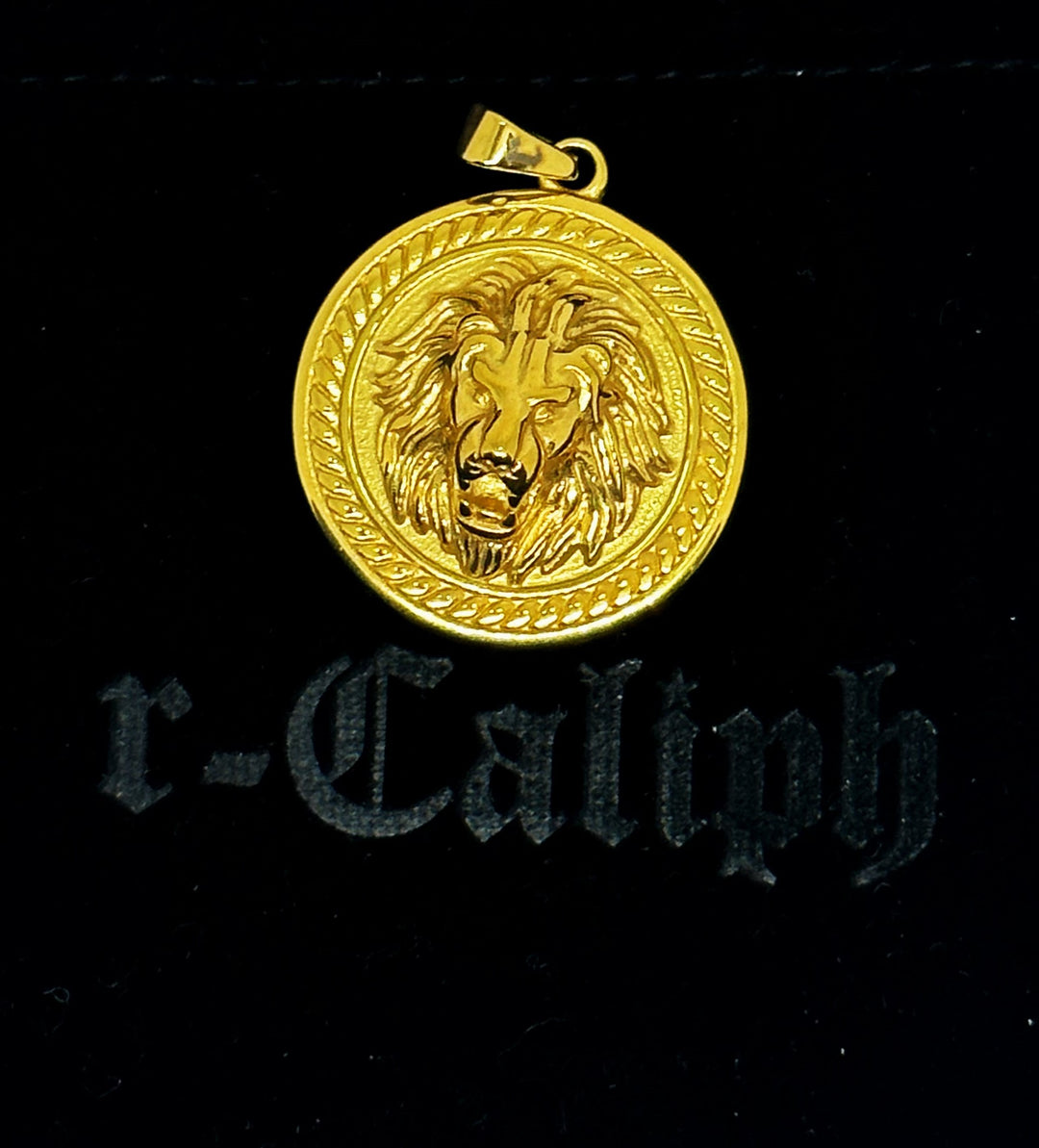Lion III Pendant
