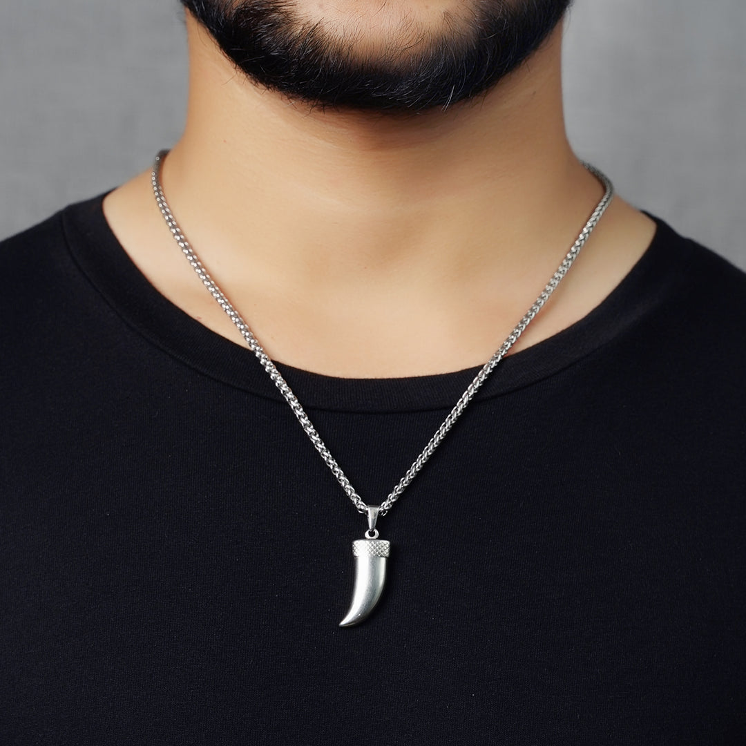 Tiger Tooth Pendant (Silver)