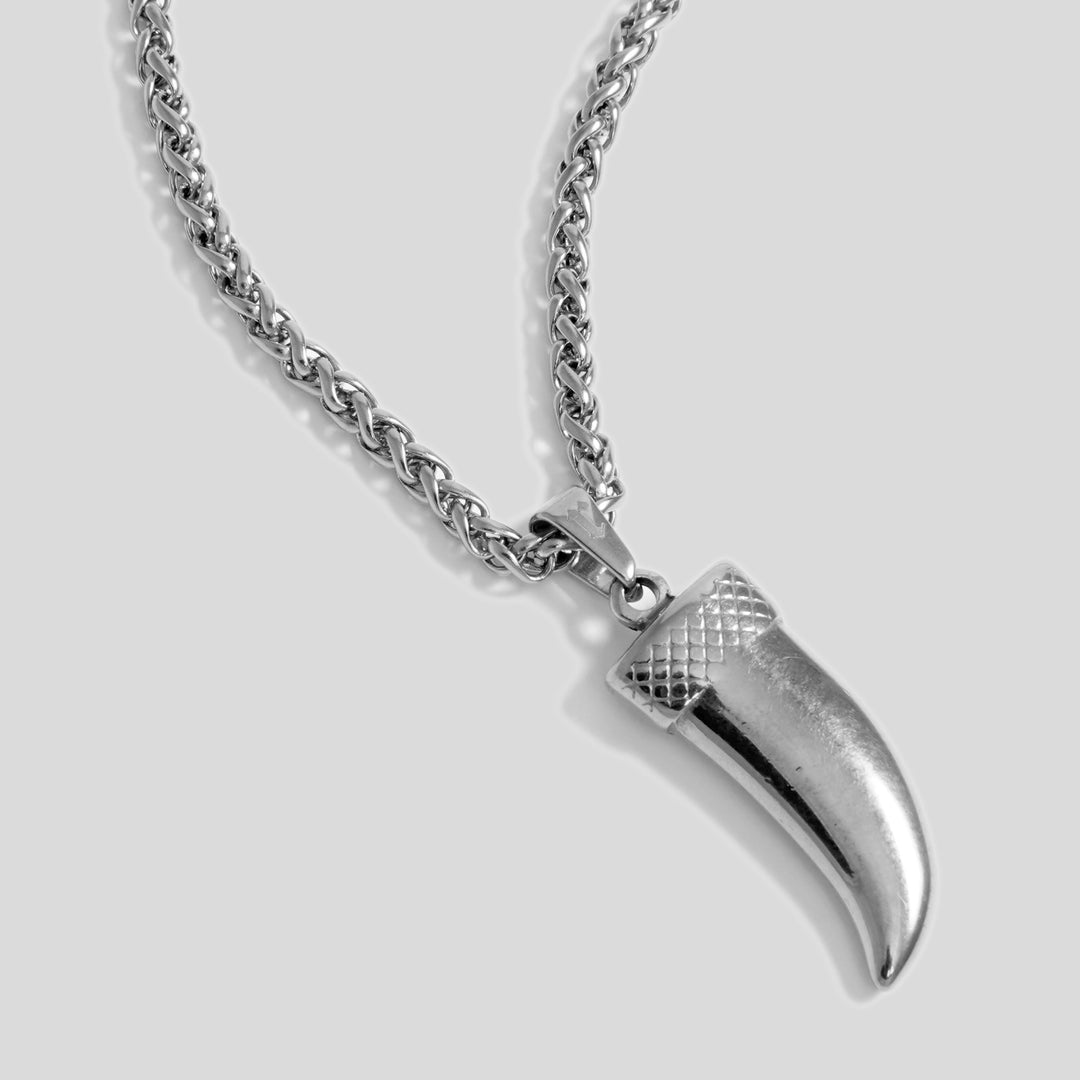 Tiger Tooth Pendant (Silver)